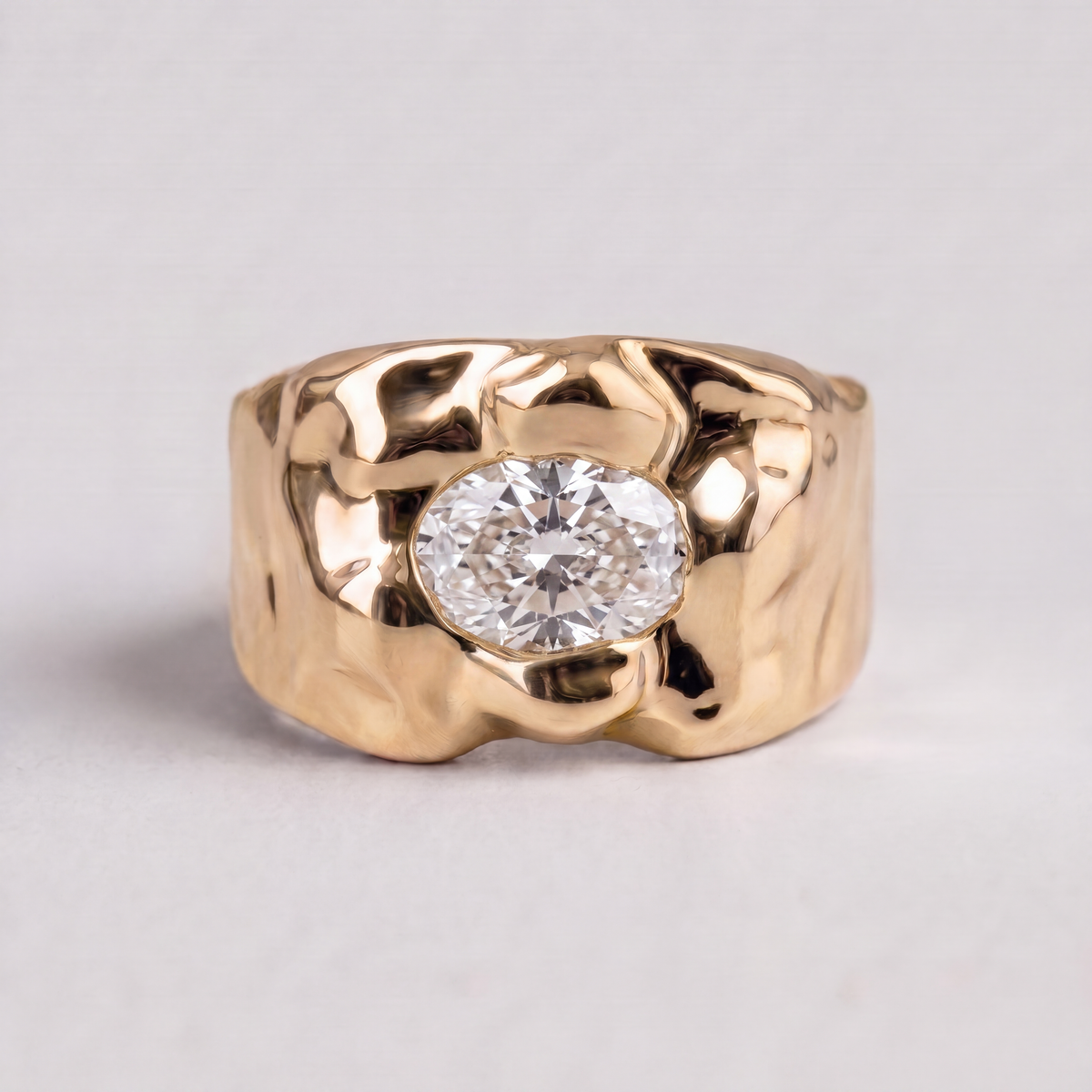 Molten Stone Signet, Gold, White Diamond